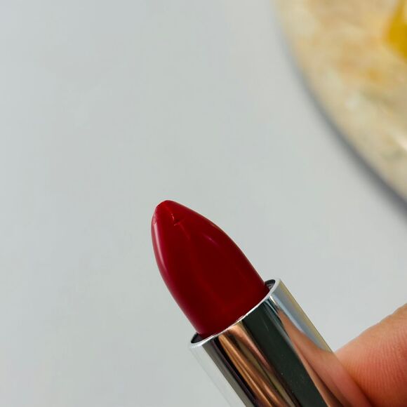Elizabeth Arden #2 RED DOOR RED Beautiful Color Moisturizing Lipstick - Picture 5 of 6
